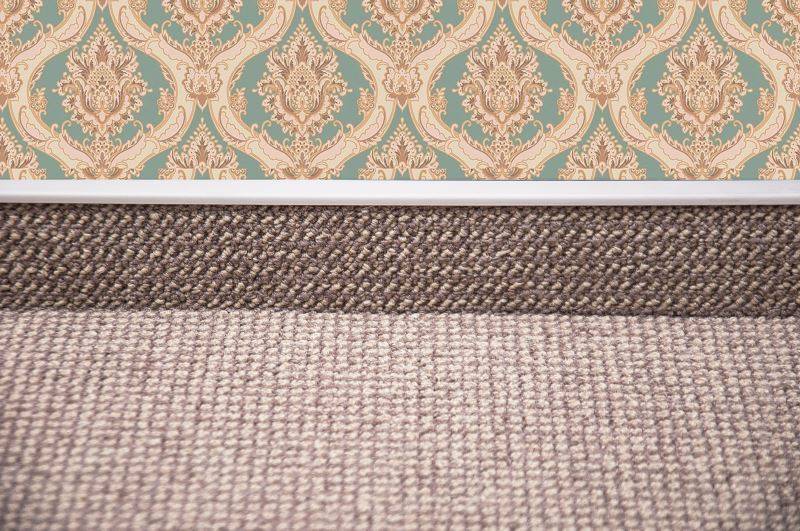 Плинтус для ковролина "Korner" Listwa светло-серый (2500*13,8*50 мм) — купить в Нягани